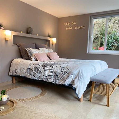 Au Fil De L'O Bed & Breakfast Bisseuil Екстериор снимка