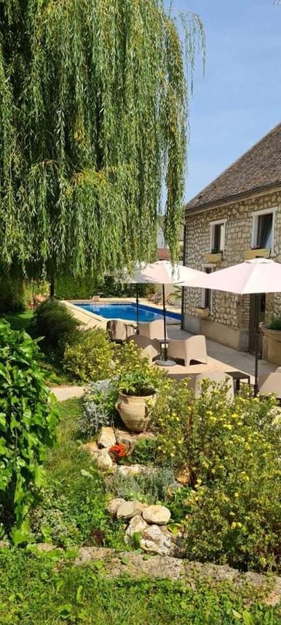 Au Fil De L'O Bed & Breakfast Bisseuil Екстериор снимка