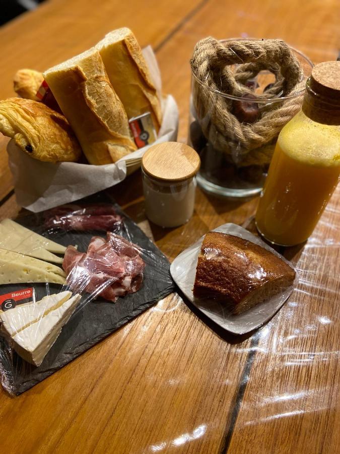 Au Fil De L'O Bed & Breakfast Bisseuil Екстериор снимка