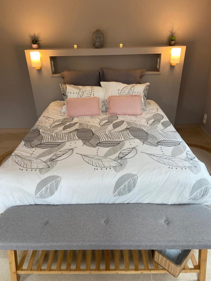 Au Fil De L'O Bed & Breakfast Bisseuil Екстериор снимка