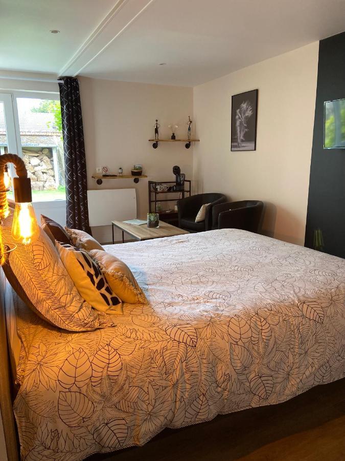 Au Fil De L'O Bed & Breakfast Bisseuil Екстериор снимка